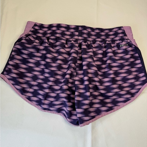 Nike Purple Athletic Shorts Dynamic Design - Picture 5 of 5